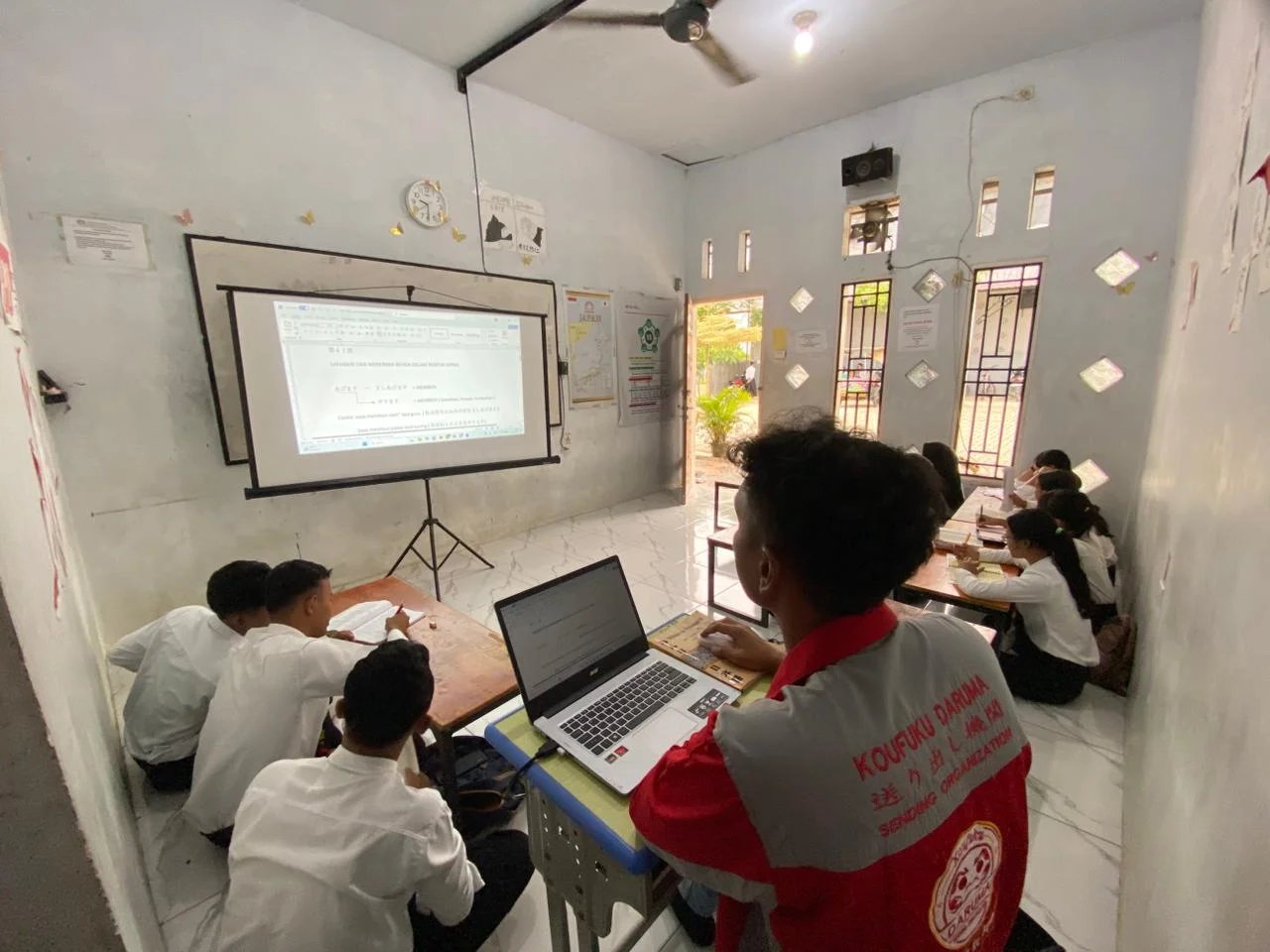 Komunikasi tempat kerja Jepang untuk calon peserta LPK Jepang Medan
